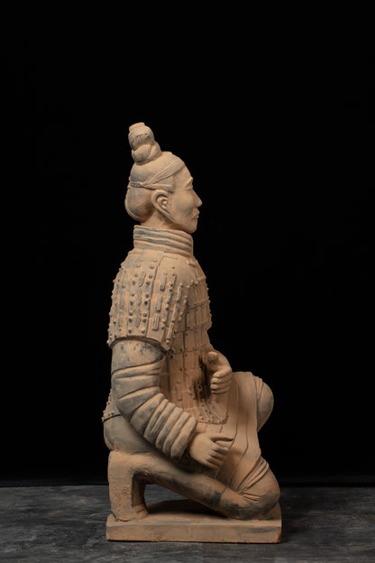 1.8M Kneeling Archer - CLAYARMY-Side profile emphasizing the monumental size and intricate craftsmanship of the 1.8M Kneeling Archer.