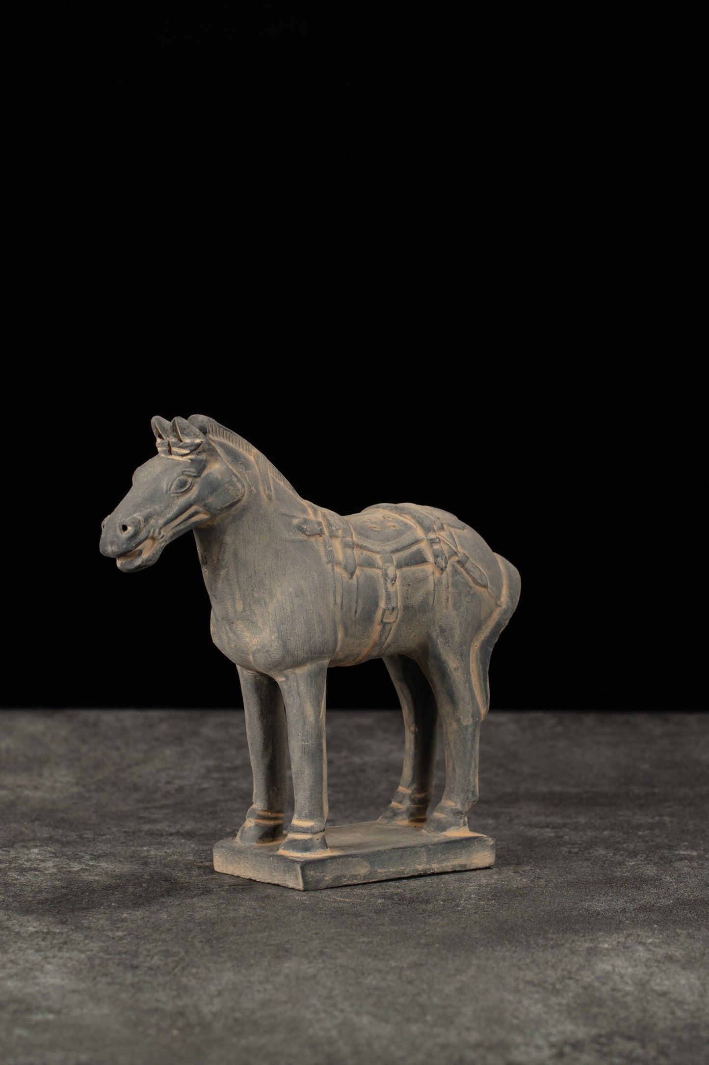 15CM Horse - CLAYARMY -Profile shot emphasizing the regal posture and proportions of our 15CM Clayarmy Terracotta Horse.