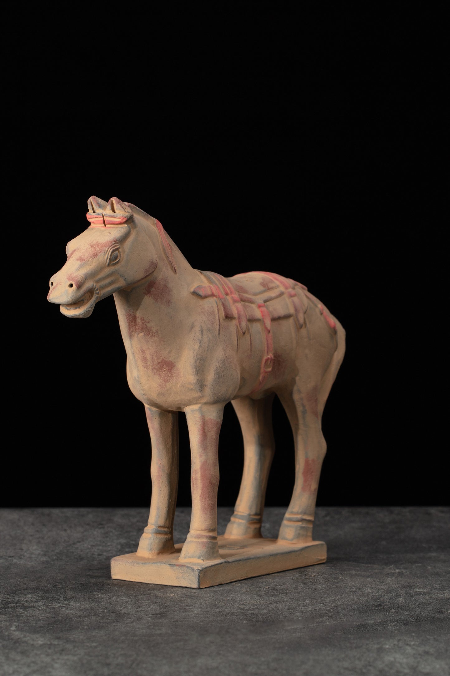 20CM Painted Horse - CLAYARMY -Profile shot emphasizing the majestic posture and proportions of our 20CM Clayarmy Terracotta Painted Horse.