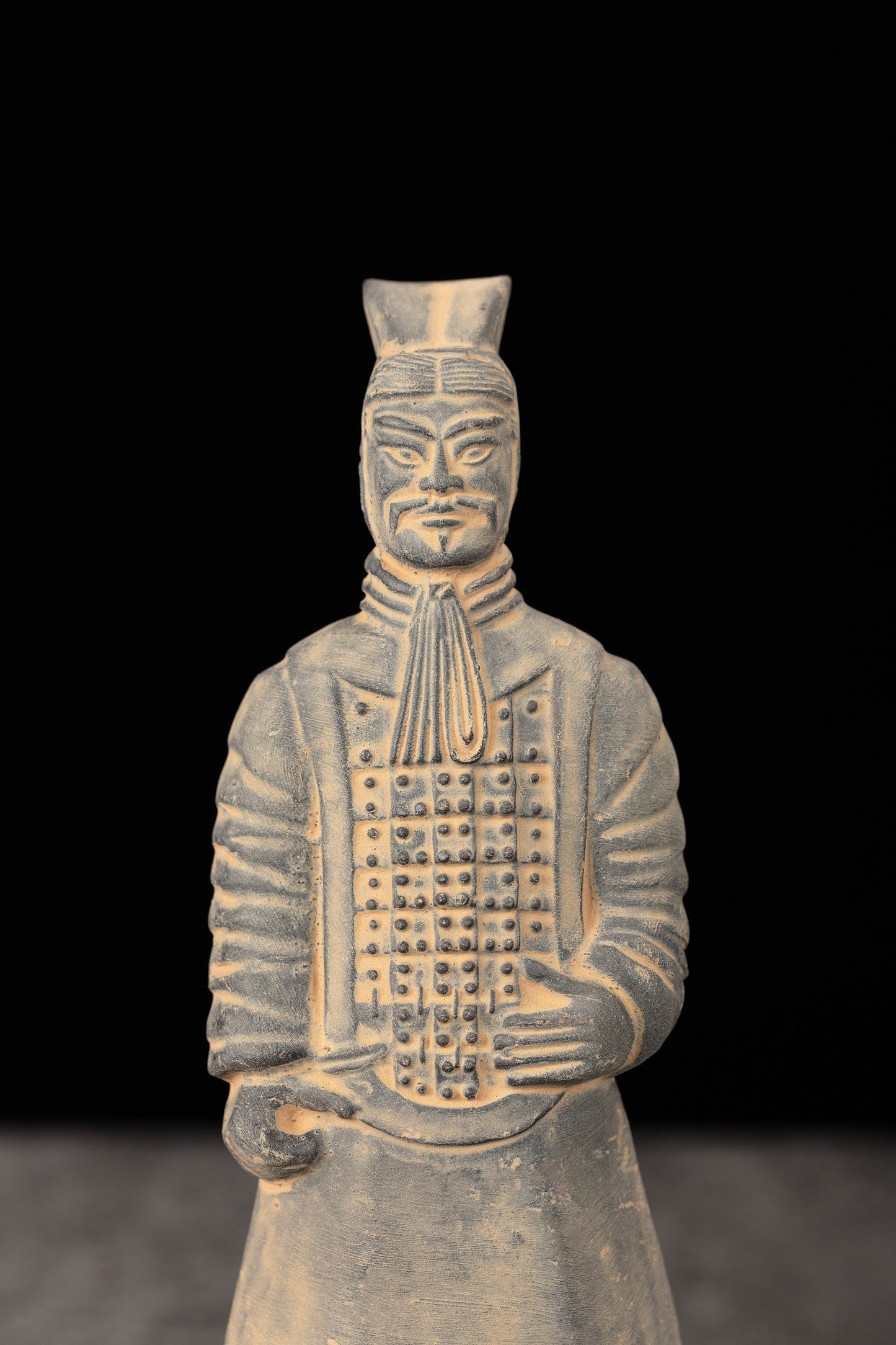 15CM Officier - CLAYARMY-Close-up of the finely crafted face of the 15CM Officer, highlighting the stern expression and unique long jacket.