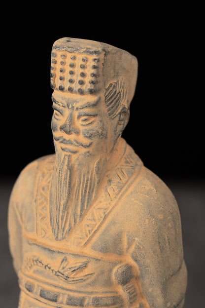 15CM Emperor - CLAYARMY -Side profile view of Clayarmy's 15CM Emperor Qin Terracotta Warrior, highlighting the intricate features and historical authenticity.