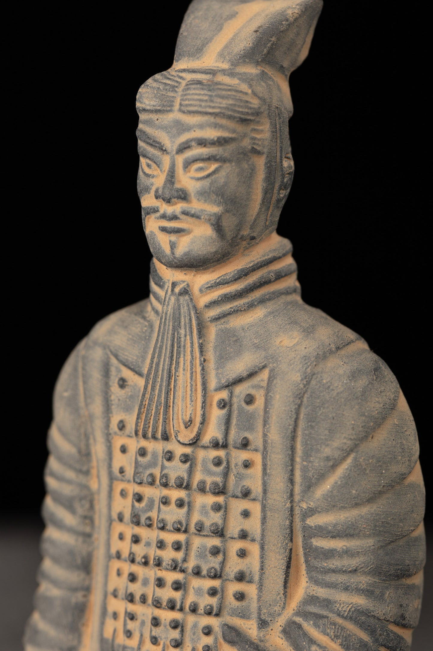 15CM Officier - CLAYARMY-Highlighting the right overlapping collar and armor details on the 15CM Officer in this image.