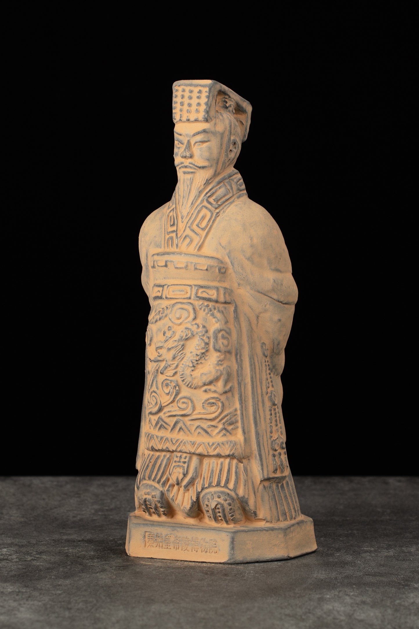 20CM Emperor - CLAYARMY -Overview of Clayarmy's 20CM Emperor Qin Terracotta Warrior, a symbol of ancient Chinese military prowess.