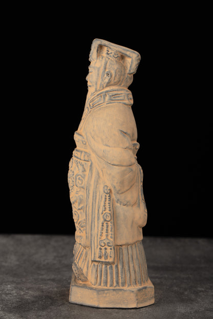 20CM Emperor - CLAYARMY -Side profile of Clayarmy's 20CM Emperor Qin Terracotta Warrior, highlighting the regal appearance in finely sculpted form.