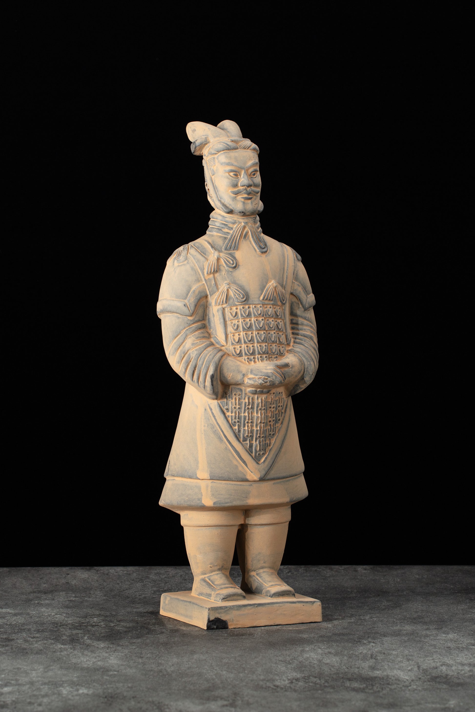 35CM General - CLAYARMY-Culturally Precise: Side view of the 35CM General, illustrating cultural precision in the sculpting of ancient military uniforms and accessories.