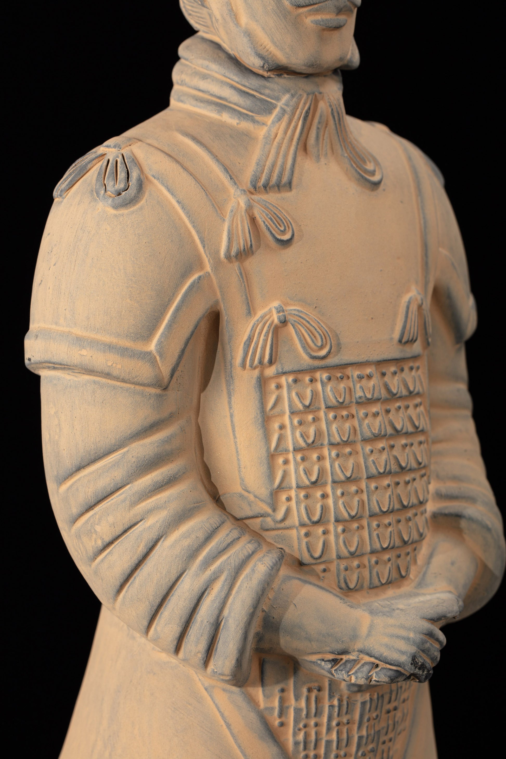 55CM General - CLAYARMY-Military Precision and Grace: Detailed view of the 55CM General, embodying military precision and grace in the sculpted details of armor and accessories.
