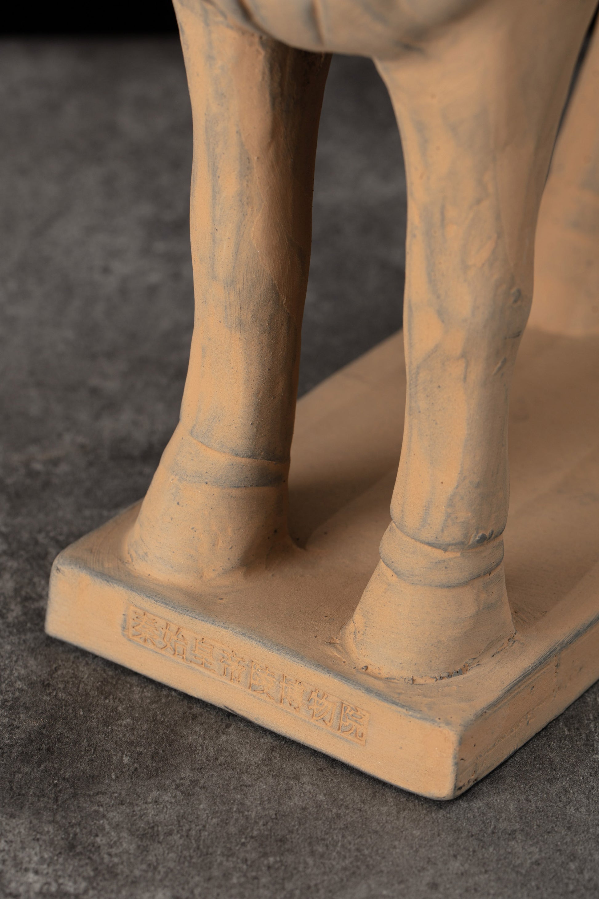 45CM Horse - CLAYARMY -Close-up of the hooves, revealing the meticulous attention to detail in our 45CM Clayarmy Terracotta Horse.