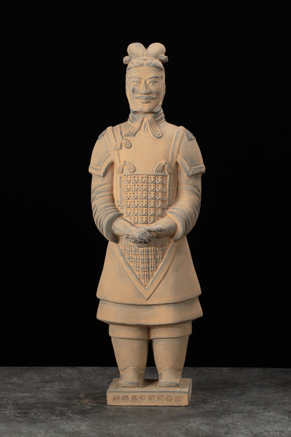 45CM General - CLAYARMY-Commanding Gaze: Frontal view of the 45CM Terracotta Army General, featuring a commanding gaze and finely sculpted facial expressions.