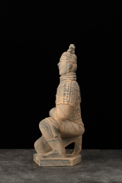 45CM Kneeling Archer - CLAYARMY-Side profile emphasizing the dynamic pose and intricate craftsmanship of the 45CM Kneeling Archer.