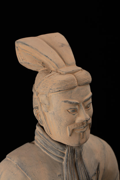 55CM Officier - CLAYARMY-Close-up shot capturing the facial expression and meticulous craftsmanship of the 55CM Officer.