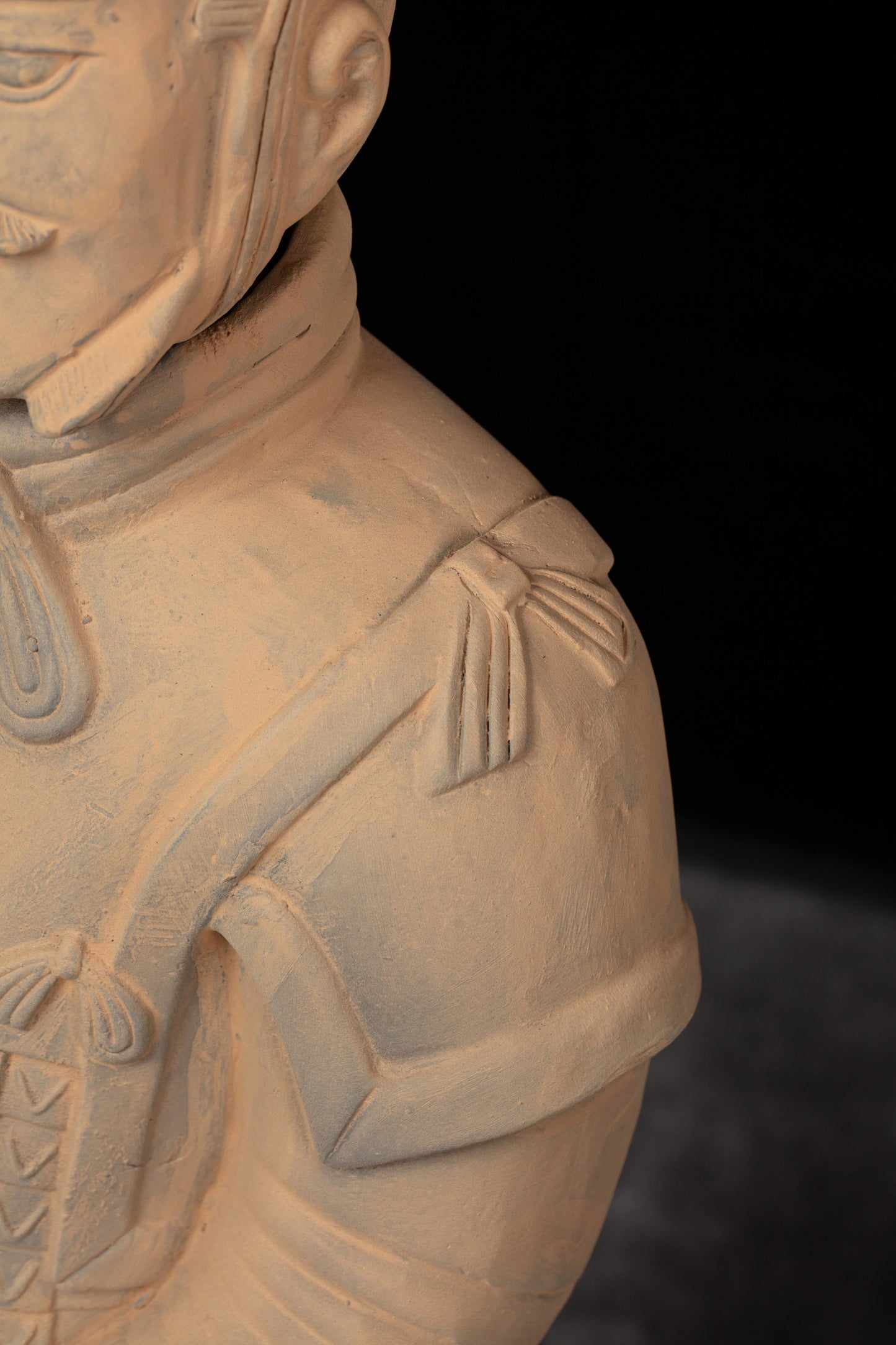 70CM General - CLAYARMY-Elegance in Armor Patterns: Explore the sculpted elegance of the armor patterns on the 70CM General's attire, showcasing intricate detailing inspired by historical designs.