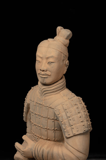 70CM Kneeling Archer - CLAYARMY-Aerial view emphasizing the proportions and design elements of the 70CM Kneeling Archer.