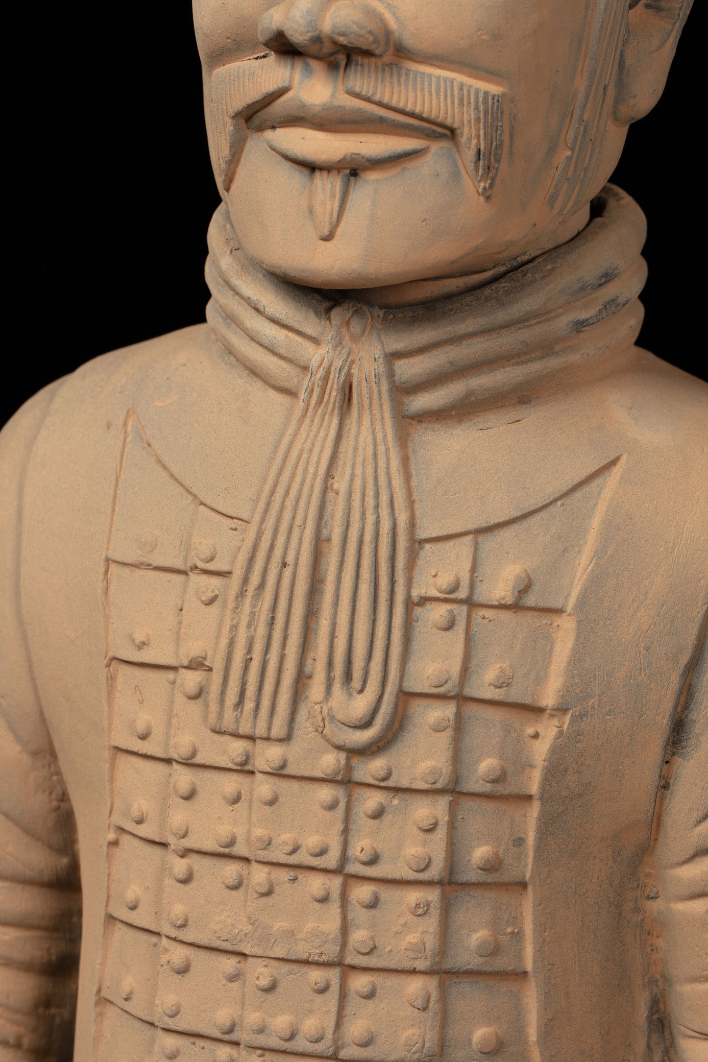 70CM Officier - CLAYARMY-Close-up view of the intricate facial details and expression of the 70CM Officer.